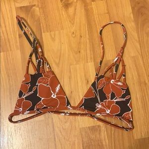 Acacia Santorino top in Mid pacific